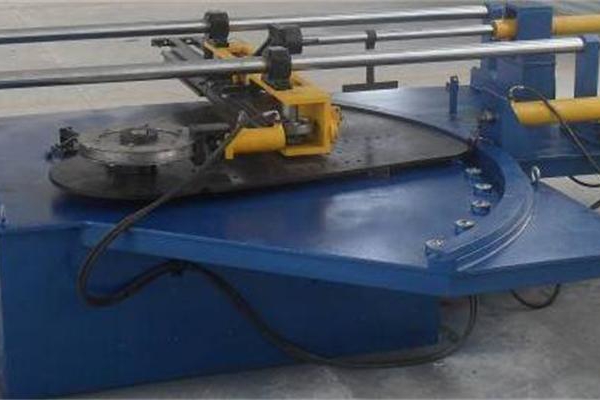 什么是型材彎曲機(jī)，彎曲操作時(shí)的注意點(diǎn)